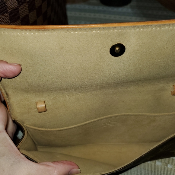 LOUIS VUITTON TWIN GM - Picture 7 of 13